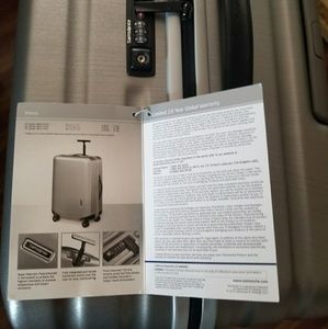 Samsonite luggage 30 spinner mettalic silver